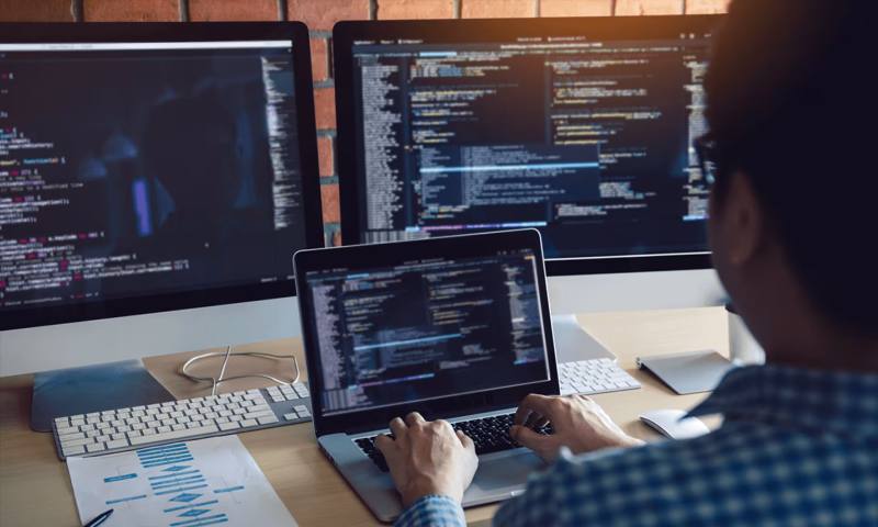 数据科学选型:R与Python如何赋能徐州网站建设?